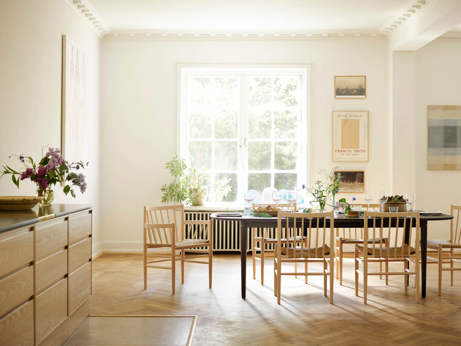 Ergonomischer J81 Armlehnstuhl von FDB Møbler, stabil, langlebig und modern – ideal für Ess- oder Wohnbereich