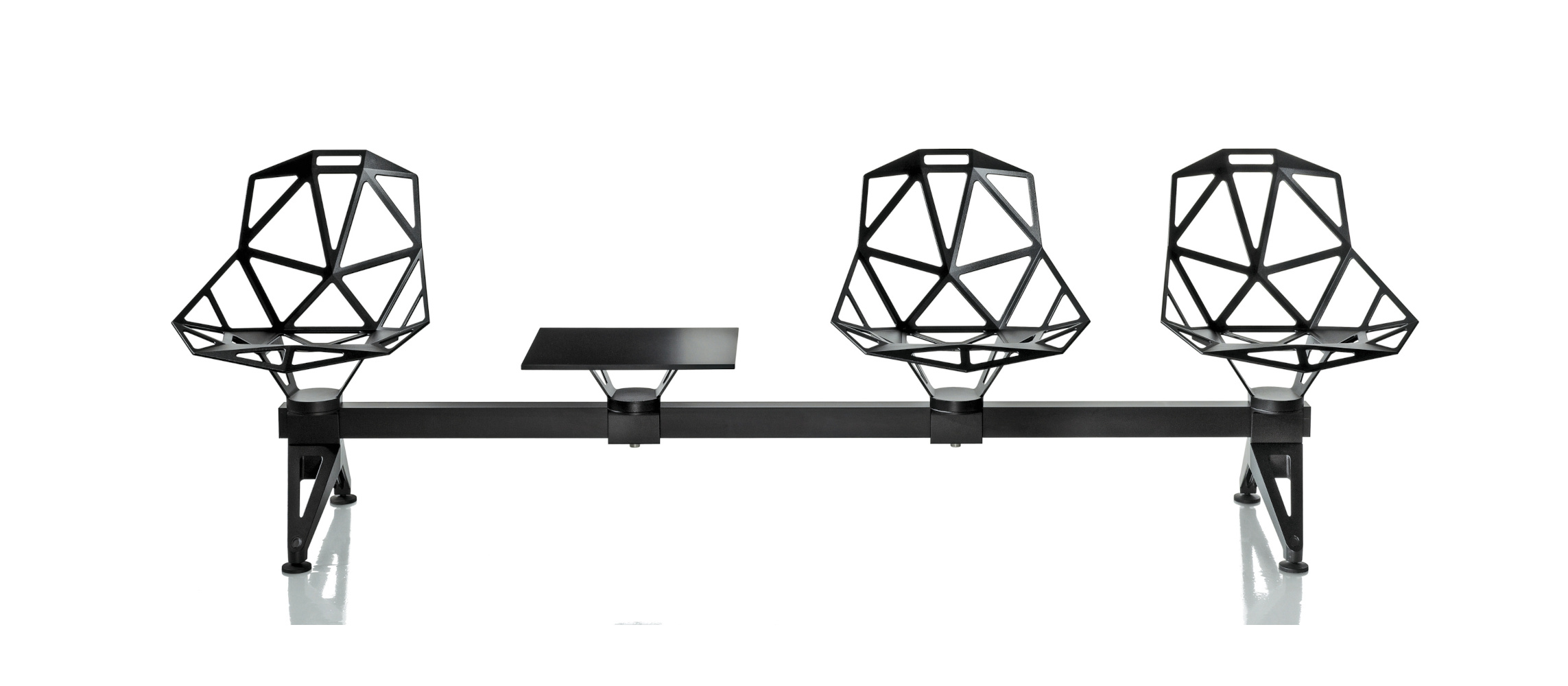 Magis Chair One Bank – Aluminium-Sockel, modernes Design Magis Chair One Bank, Aluminium-Sockel, modernes Design, robust, langlebig, für Innen- und Außenbereich