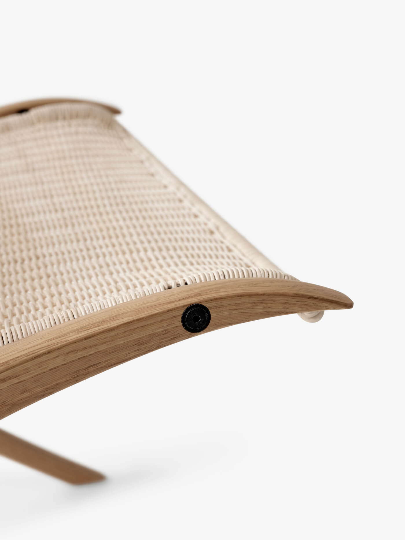 X HM10 Lounge Chair, eiche lackiert / rattan natur