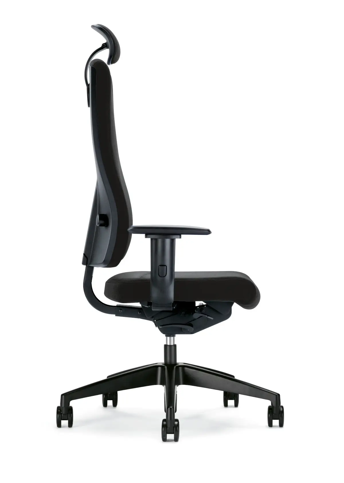 Interstuhl Goal 322G Drehsessel in Schwarz mit Kopfstütze und Armlehnen in der Seitenansicht