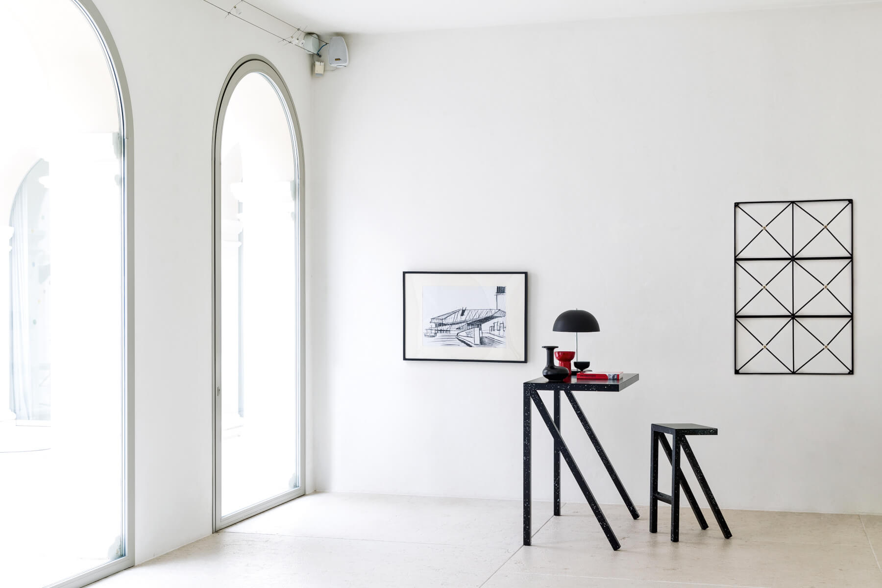 Moderner Magis Bureaurama Stehtisch, eckig, stabil und hochwertig, stilvoll im Home-Office oder Workspace