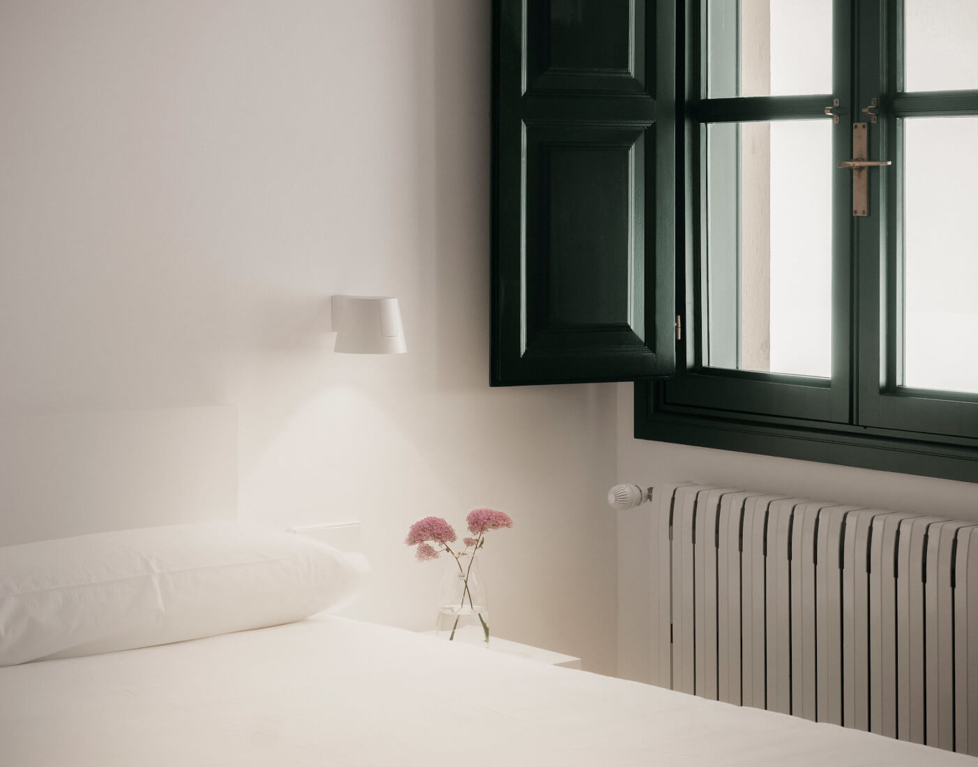 w222 Focal Wandleuchte, pale green