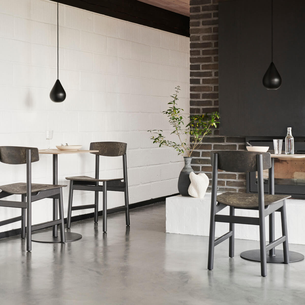 Mater Cafe Tisch, 60 x 60 cm, coffee waste black