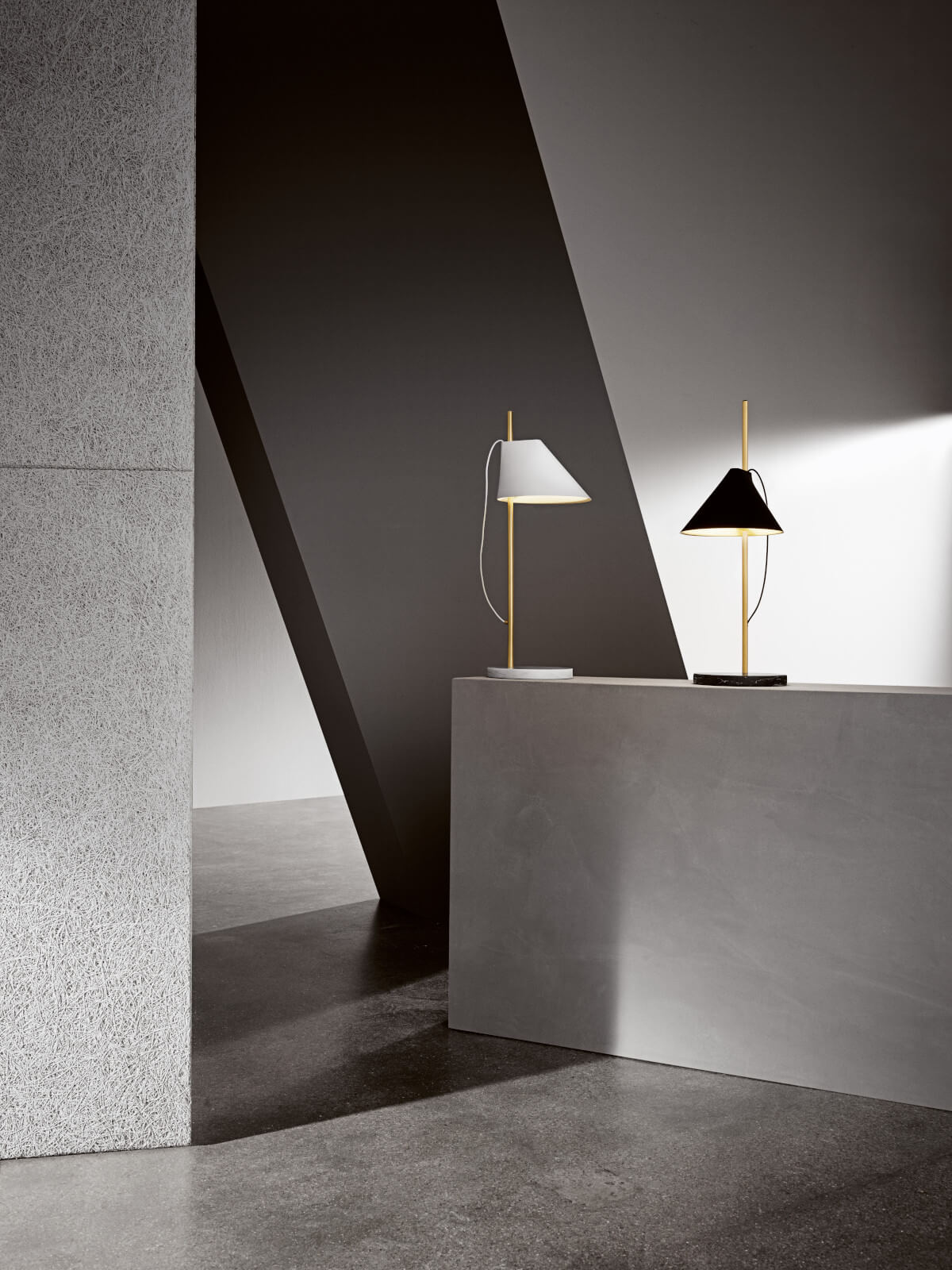 Louis Poulsen Yuh Tischleuchte mit hochwertiger Verarbeitung und elegantem, zeitgenössischem Design.