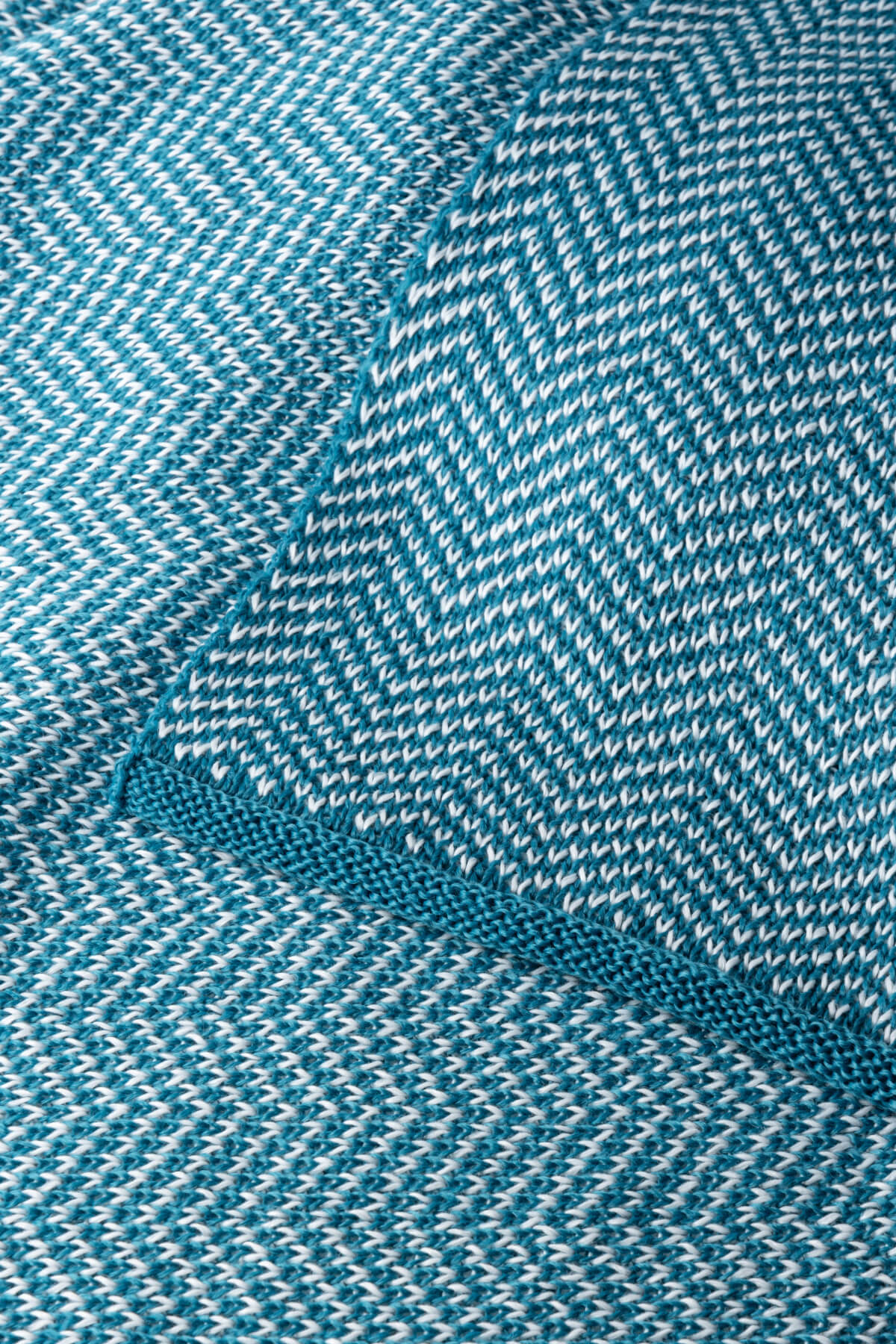 Magis South Decke, light blue/white, Design-Decke, weich, hochwertig, komfortabel, italienische Qualität