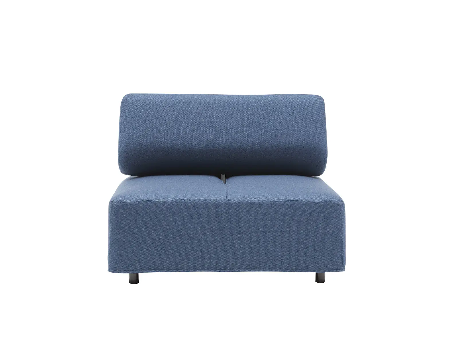 Softline Cabala Sofaelement in Blau in gerader Vorderansicht mit breiter gepolsterter Sitzfläche, abgerundeter Rückenlehne und kurzen schwarzen Füßen.