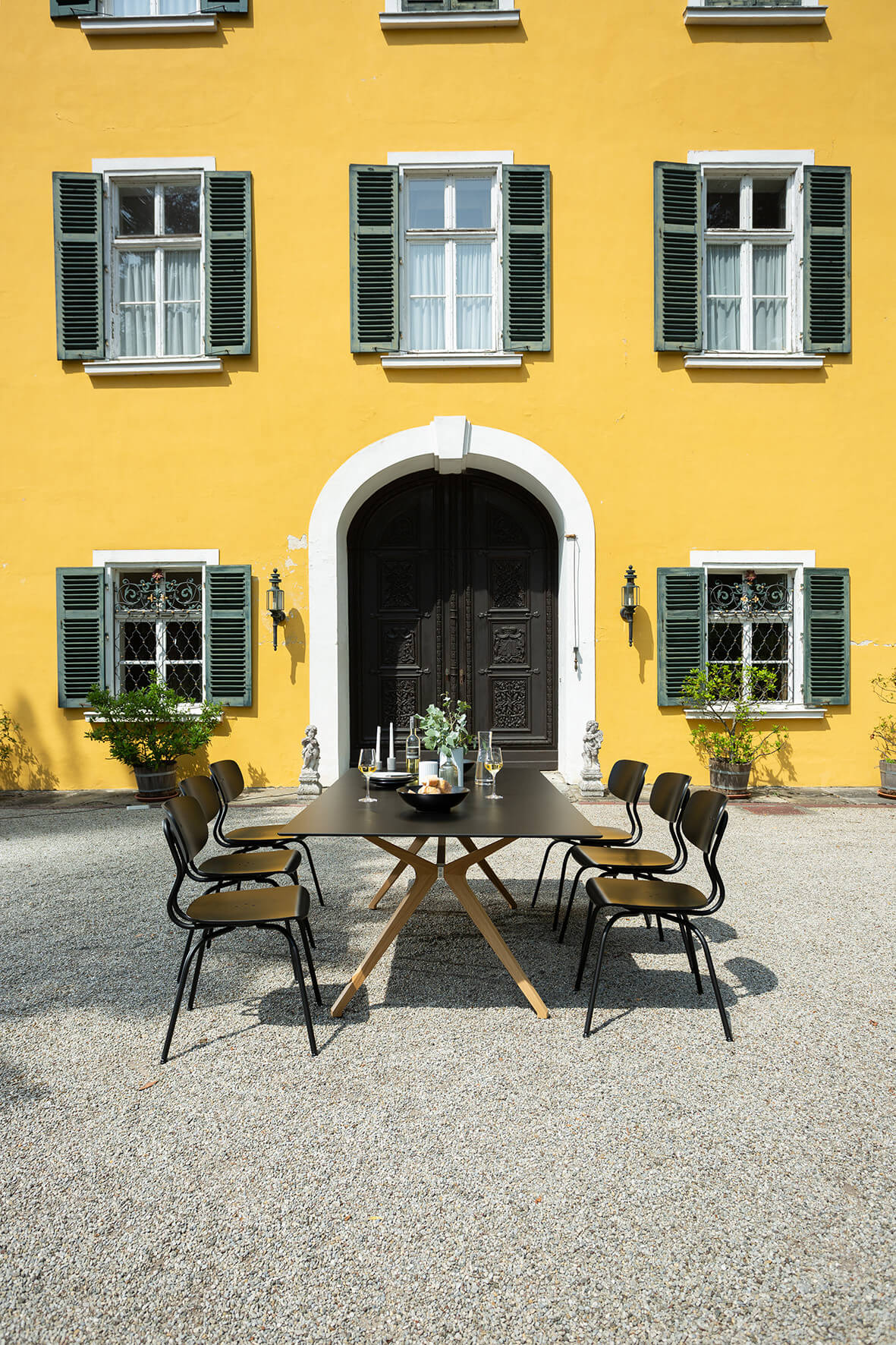 Wagner W-1970 Stuhl mit gepolstertem Sitzkissen, zeitloser Objektstuhl für Büro, Empfangsbereiche und Wohnräume