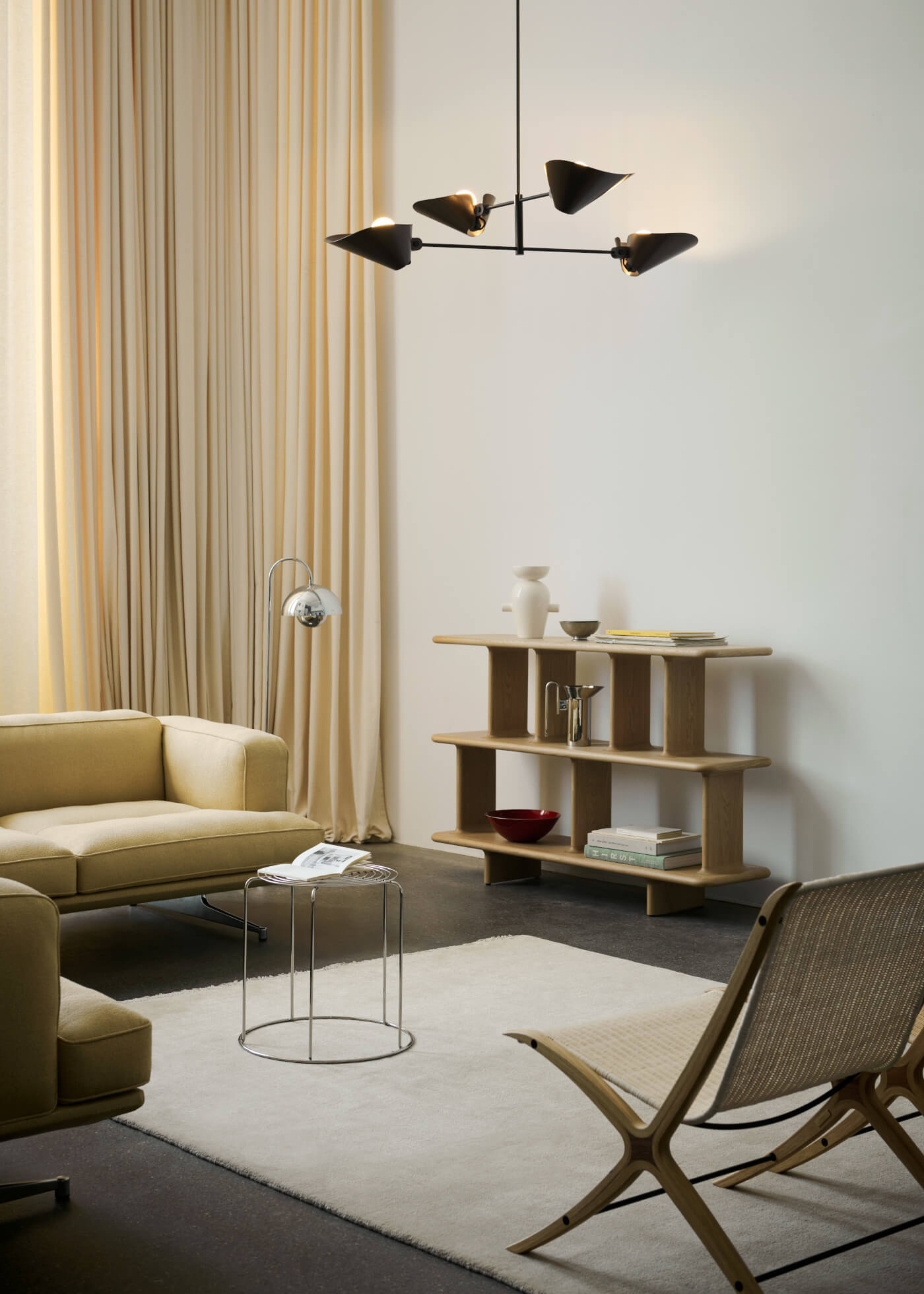 X HM10 Lounge Chair, eiche lackiert / rattan natur