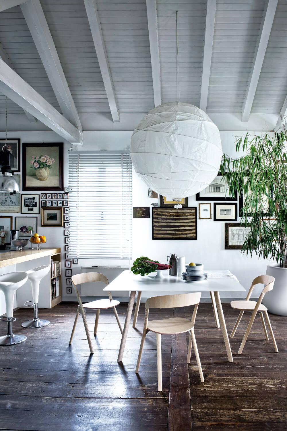 Magis Bombo Barhocker – ikonisches Design mit höhenverstellbarer Sitzfläche und drehbarem Gestell