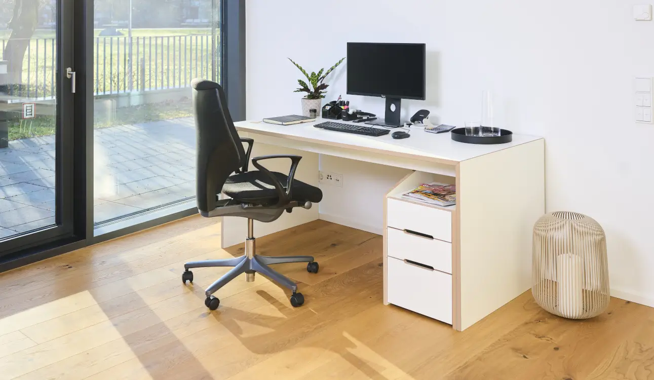 Büro und Schlafzimmer kombinieren