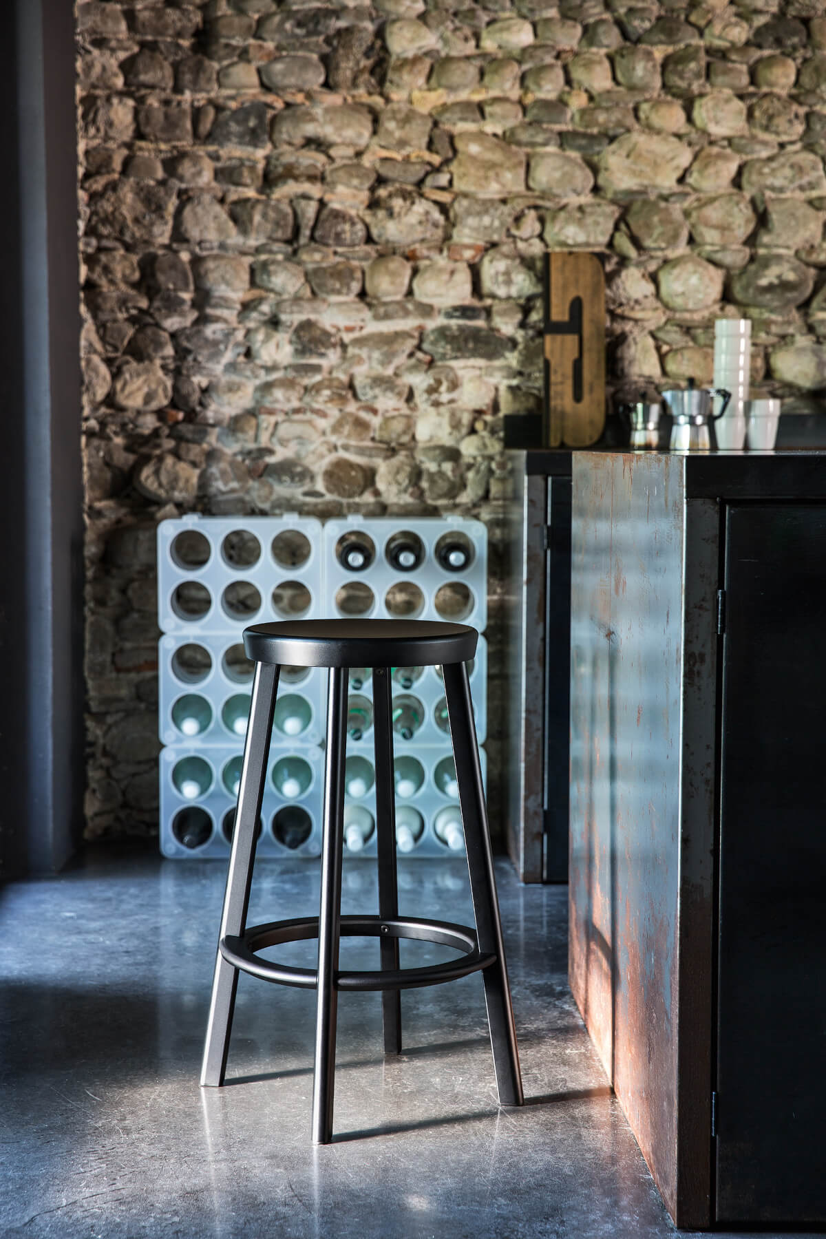 Magis Déjà-vu Stuhl aus Aluminium, zeitlos, stabil und bequem – passt perfekt ins minimalistische Ambiente