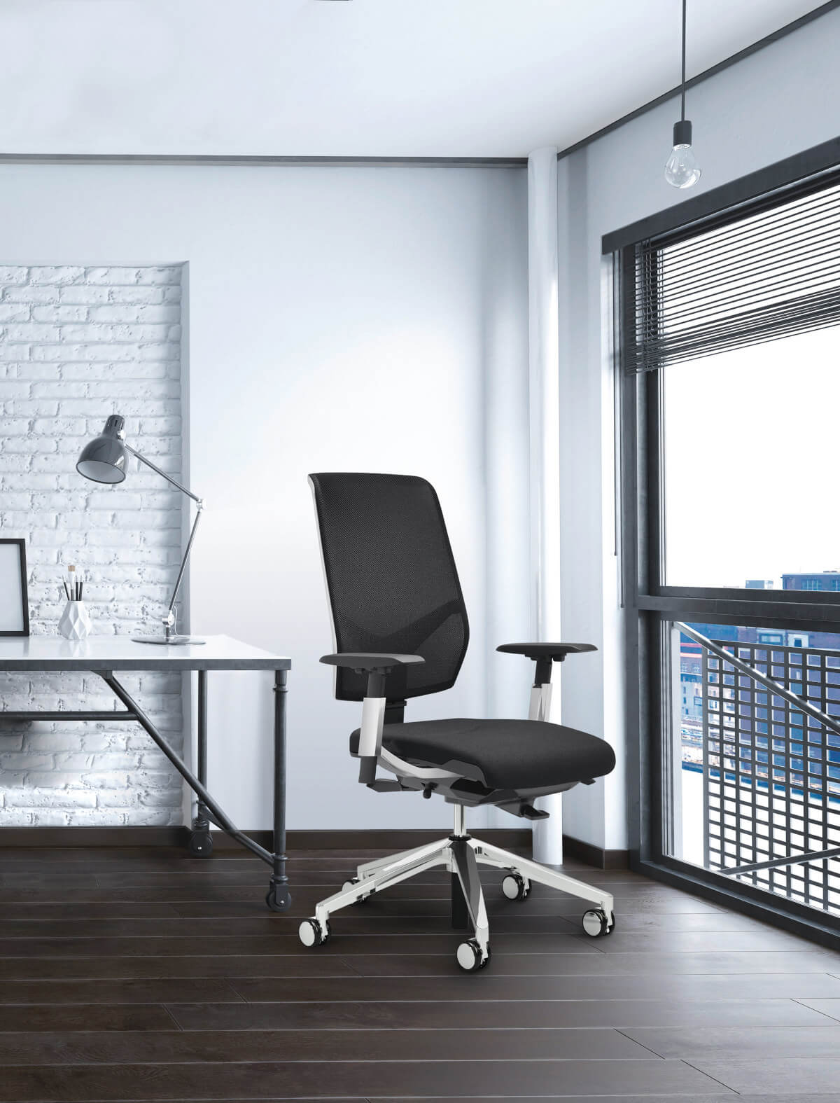 Komfortabler Giroflex 68-3519 Bürostuhl, luftdurchlässiger Netzrücken und stabile Mechanik für tägliche Nutzung