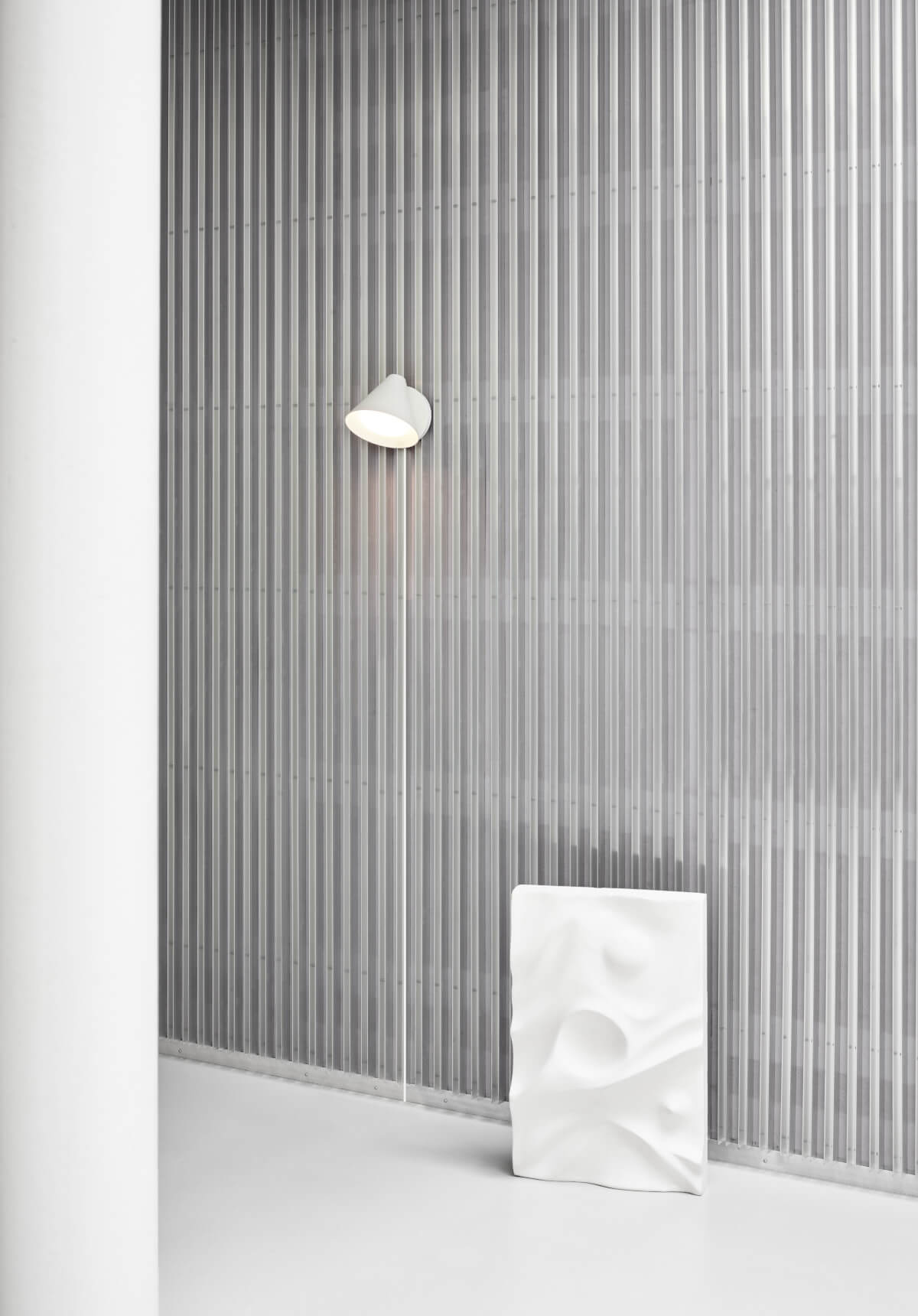 Louis Poulsen Keglen Wandleuchte, elegante LED-Leuchte mit blendfreiem Licht und minimalistischem Stil.