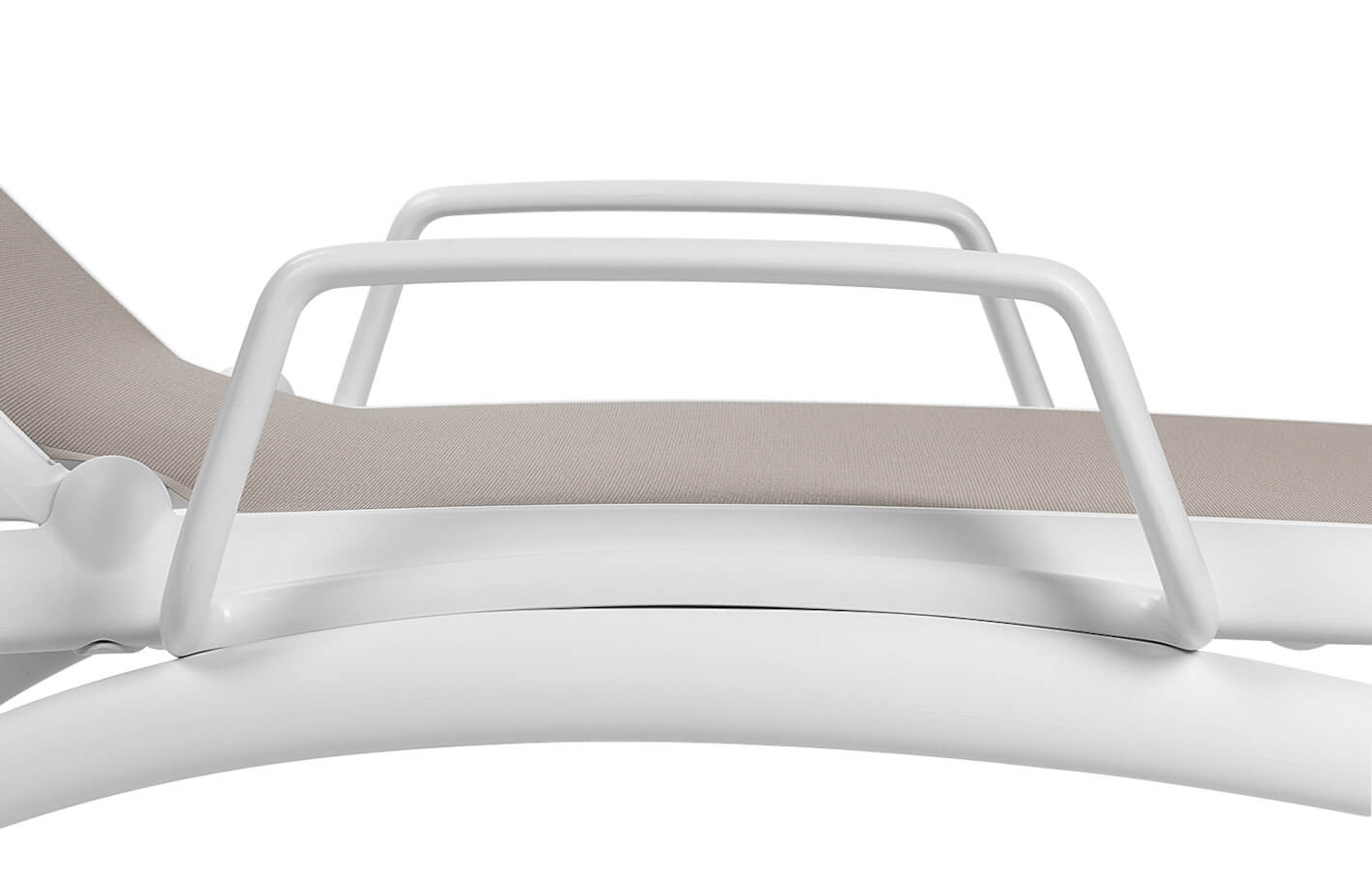 Nardi Atlantico Armlehne – Elegante Outdoor-Qualität Nardi Atlantico Armlehne aus Polypropylen, leicht, recycelbar und elegant – hochwertige Outdoor-Qualität