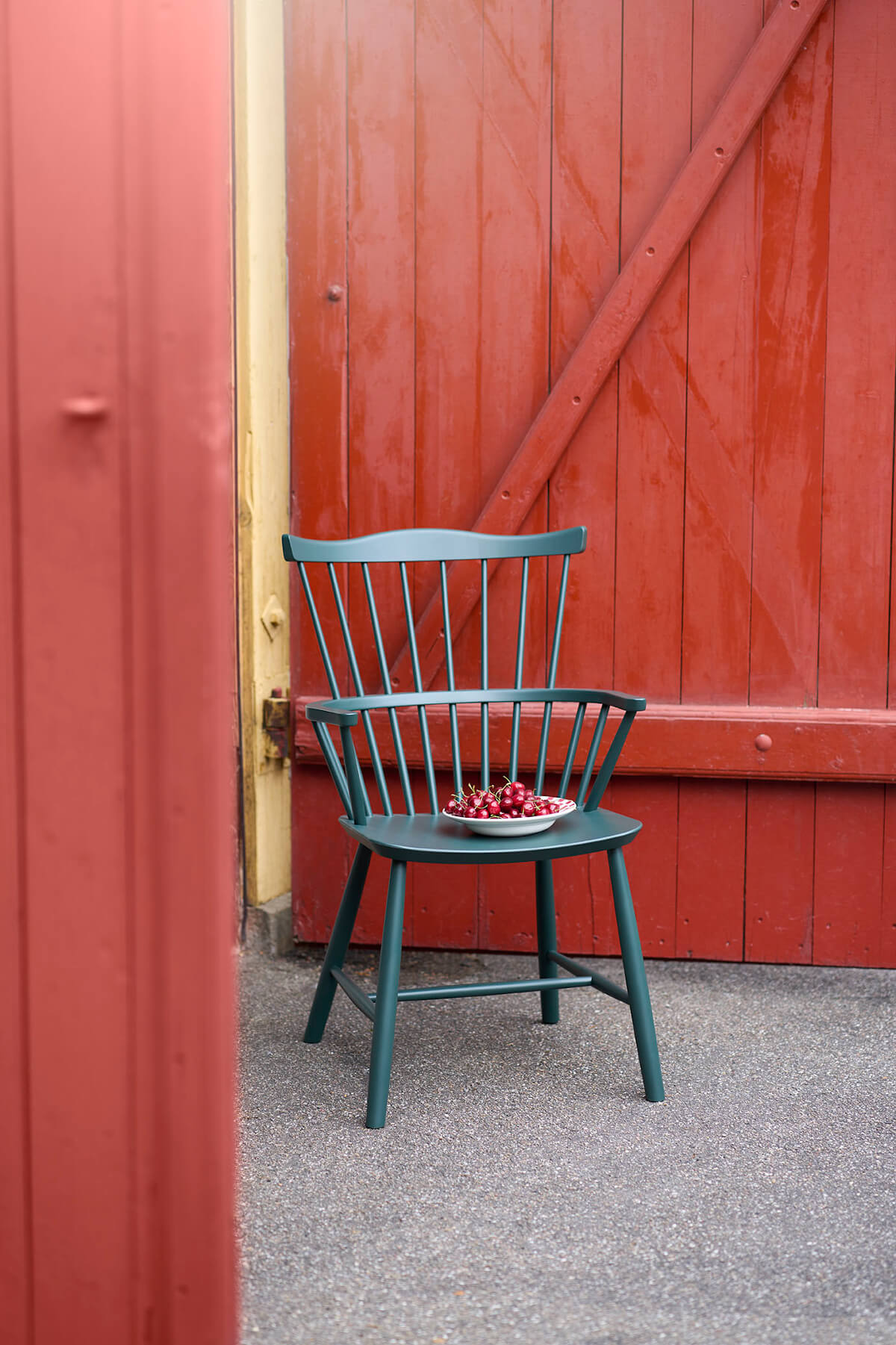 FDB Møbler J52B Armlehnstuhl im modernen Esszimmer, bequem, elegant und hochwertig verarbeitet für Alltag und Gäste