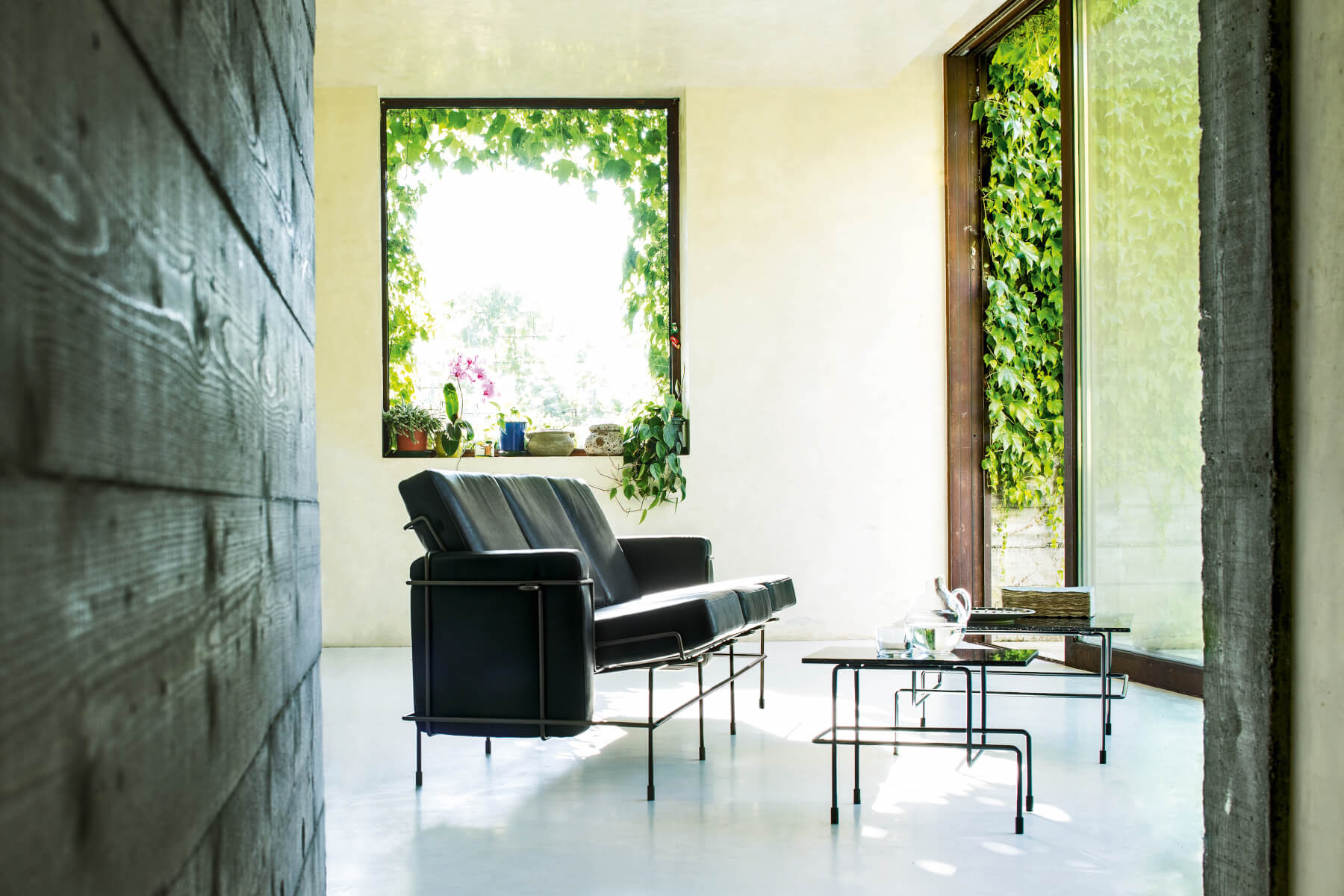 Moderner Magis Traffic Tisch, klar in der Linienführung, langlebig und hochwertig – elegantes Interieur