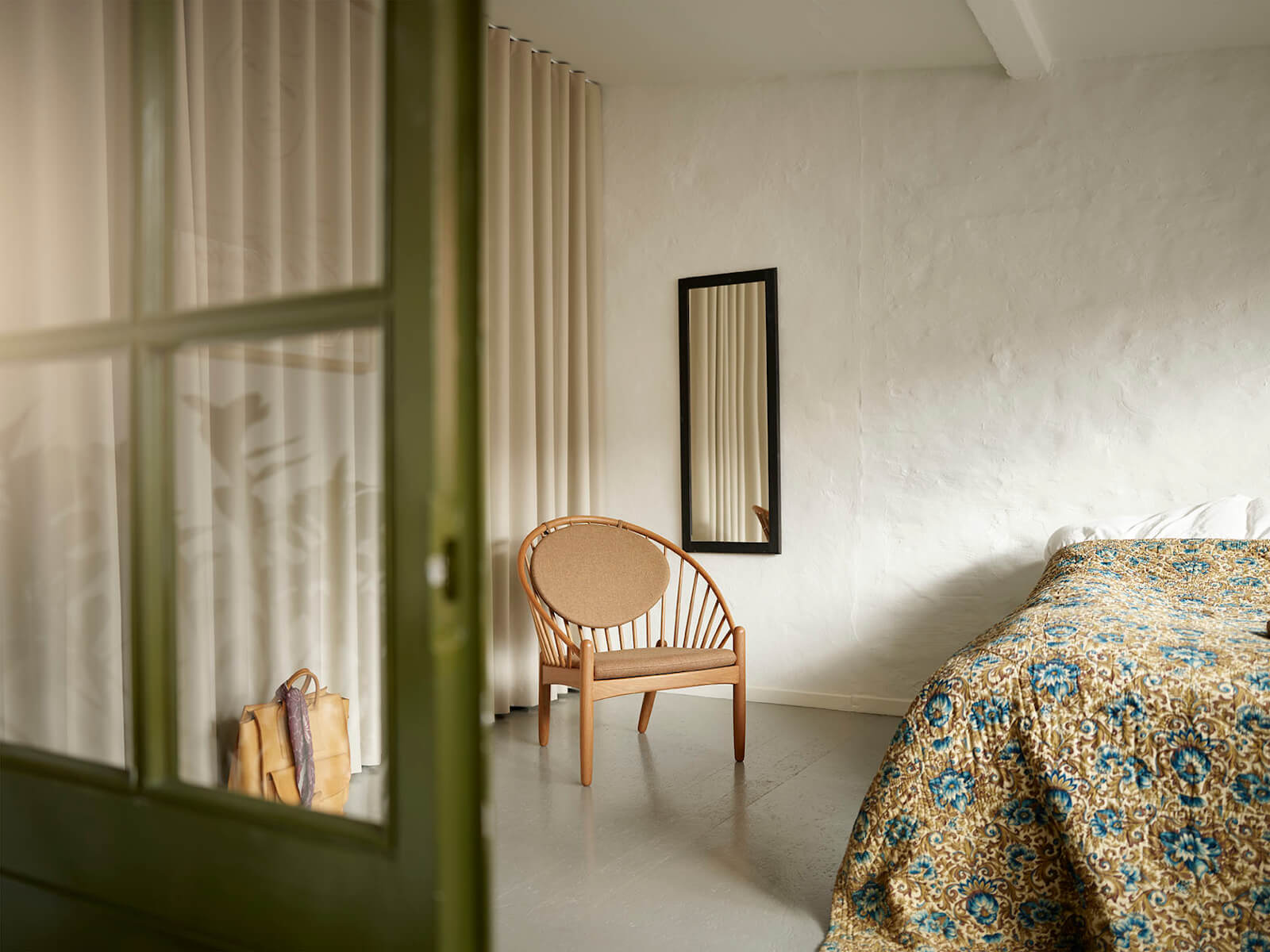 FDB Møbler J166 Jørna Sessel im minimalistischen Wohnraum, langlebig, bequem und funktionales dänisches Design