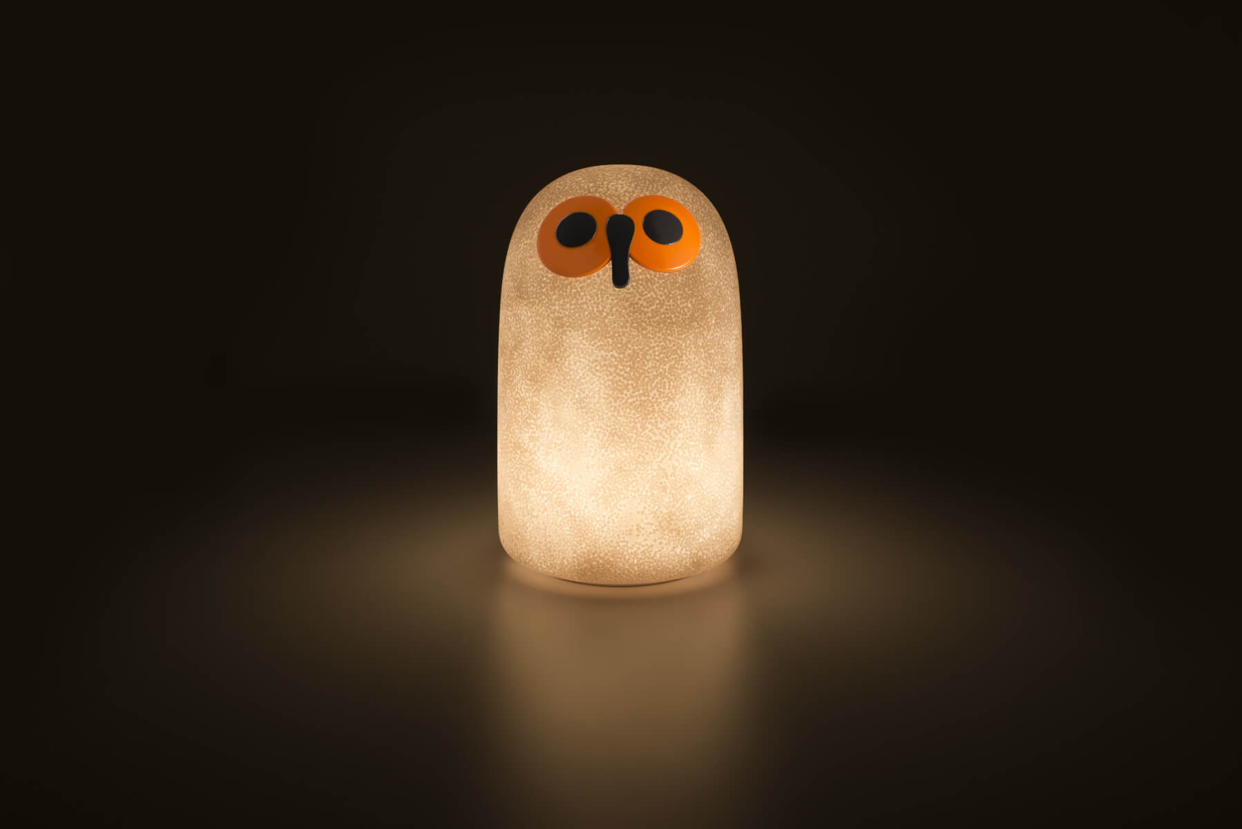 Magis Linnut Sulo S LED Tischleuchte im minimalistischen Wohnbereich, funktional, elegant und energieeffizient