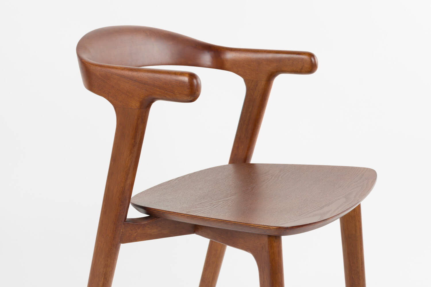 Zuiver Northwood Dining Chair in Walnuss, minimalistisches Design, ergonomisch, ideal für moderne Ess- und Wohnbereiche