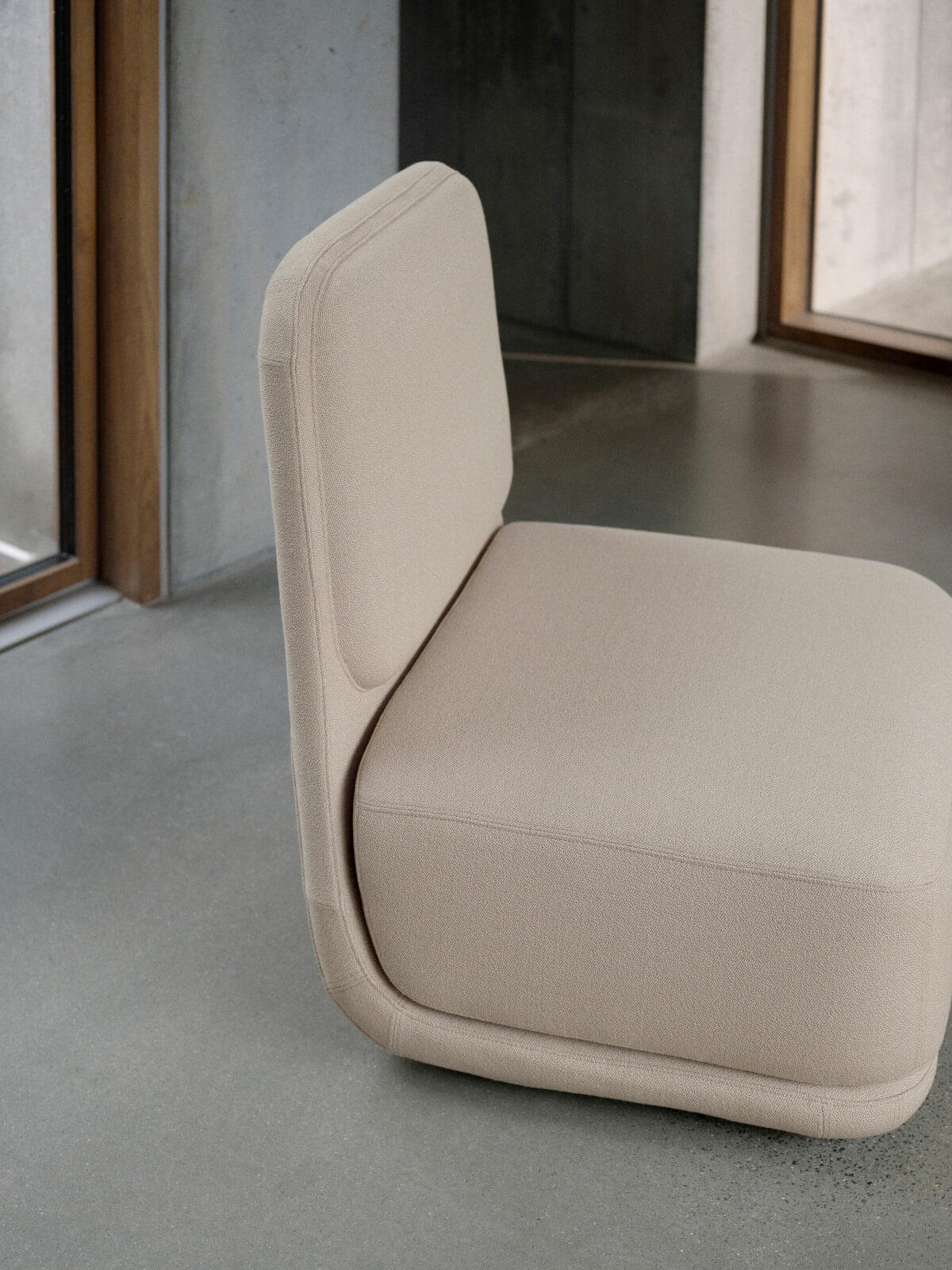 Standby Sessel hoch von Softline, bequemer Design-Sessel mit hoher Lehne, ideal für Lounge, Büro oder Wohnbereich