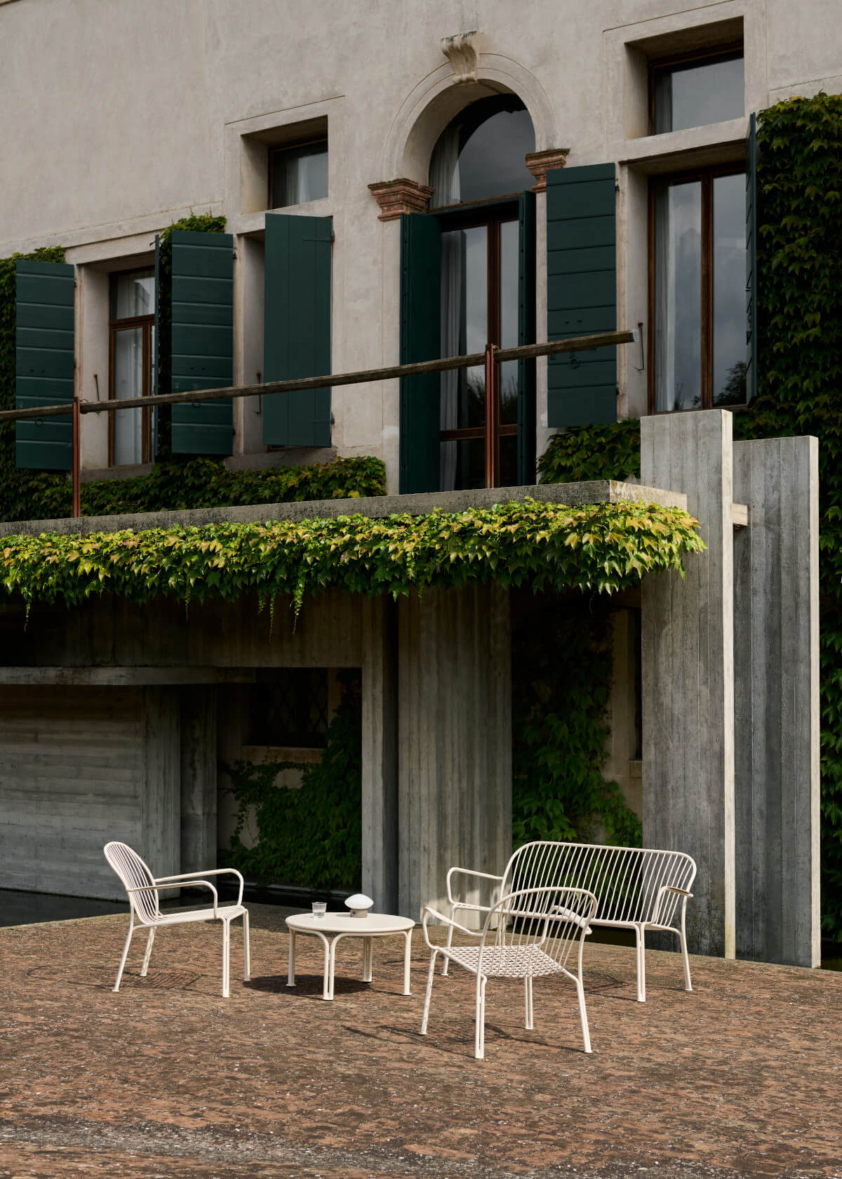 &Tradition Thorvald SC108 Couchtisch, Outdoor Tisch aus Stahl, pulverbeschichtet, modern und wetterfest