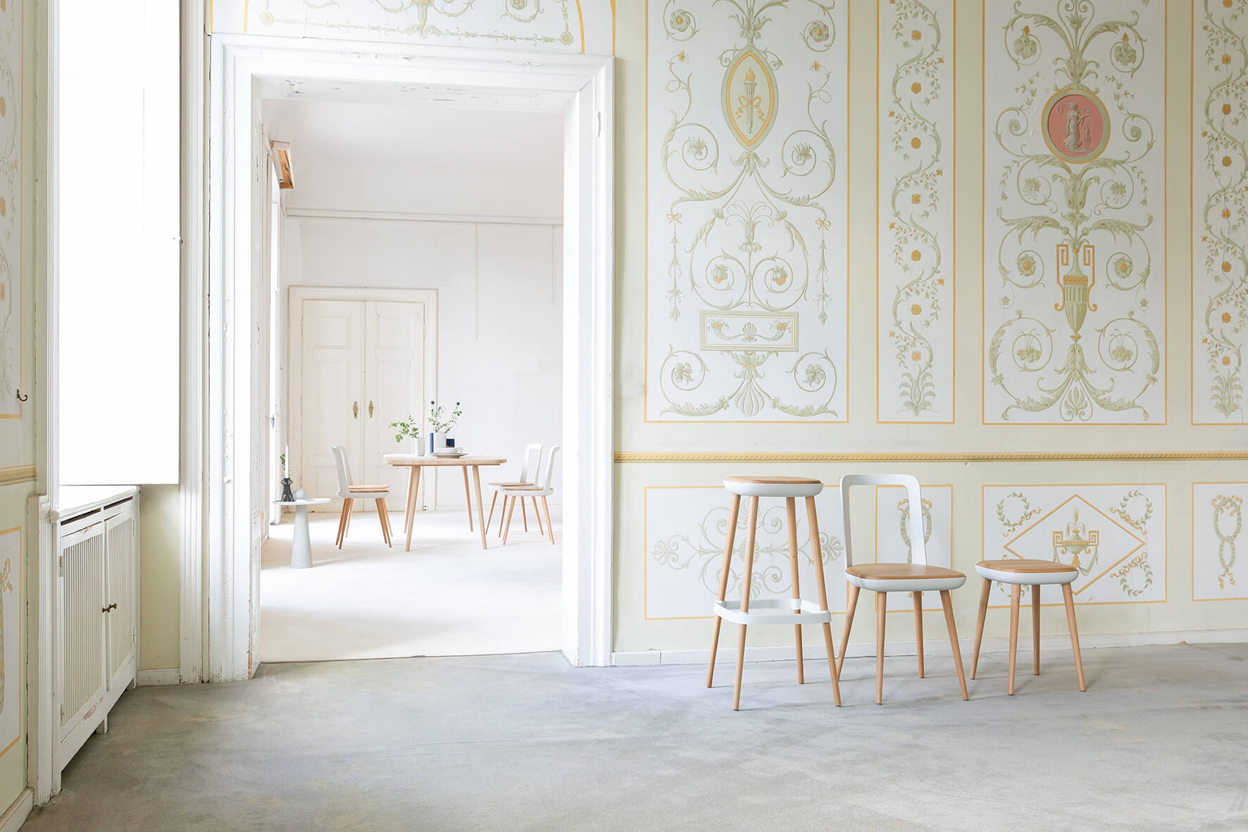 Ergonomischer Design-Hocker Wagner W-2020 Stool S, kompakte Form, ideal für Büro, Atelier und Homeoffice