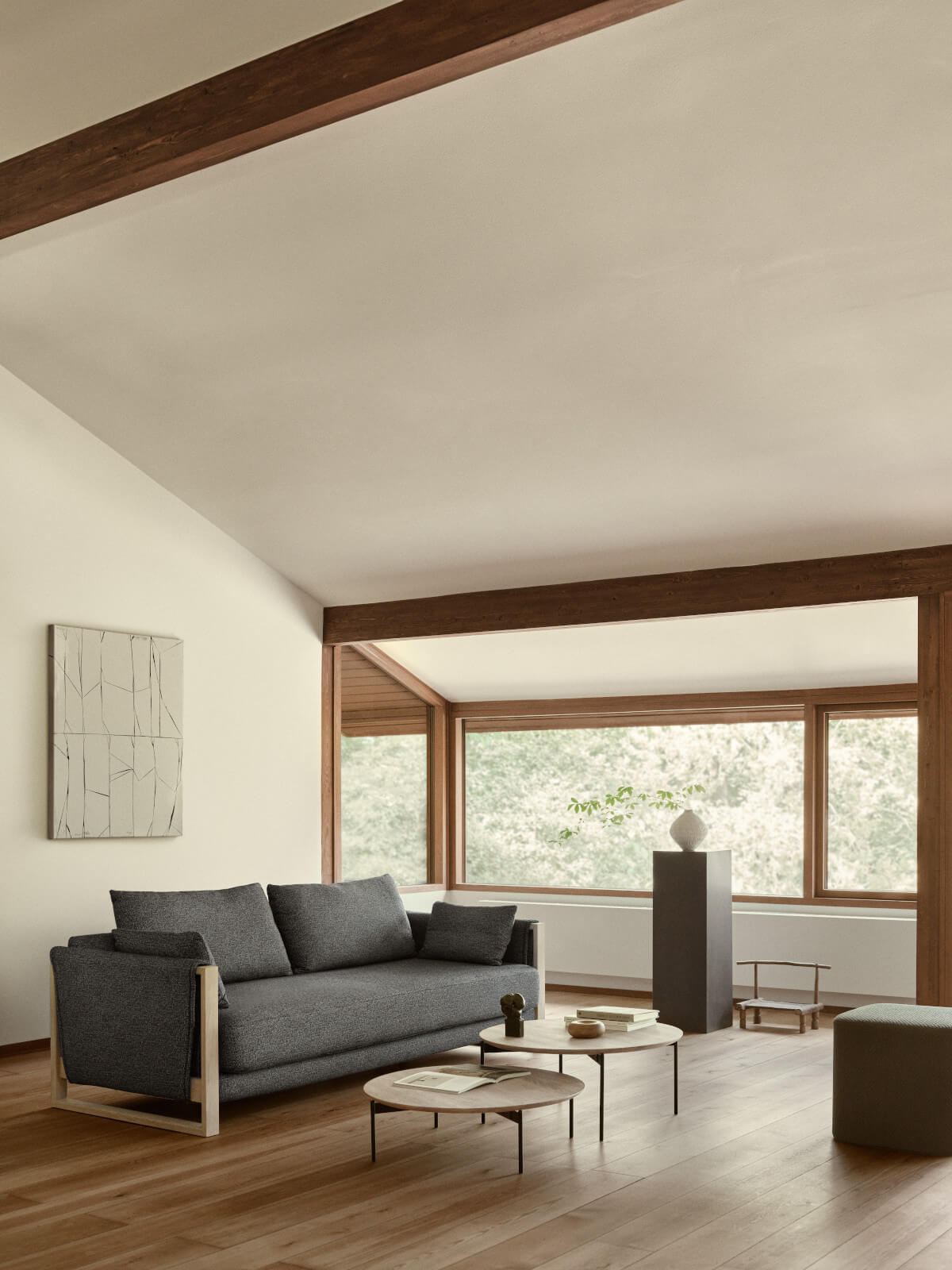 Elegantes Madison Wood Sofa von Softline mit robustem Holzrahmen und weichem Bezug für gemütliche Wohnräume