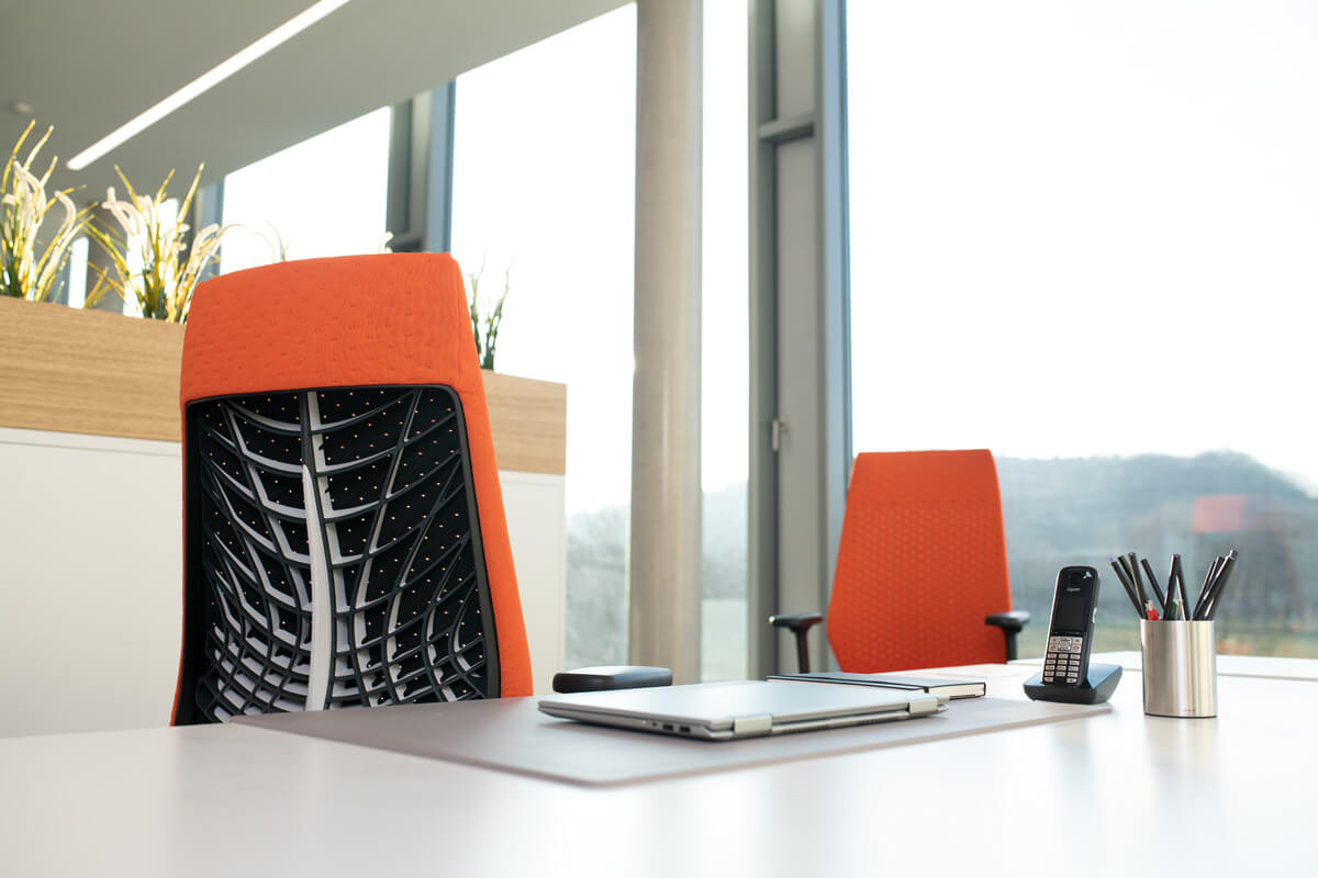 nterstuhl JOYCEis3 JC112 Drehstuhl mit Netzrücken, verstellbarer Sitzhöhe und ergonomischer Unterstützung für langes Arbeiten