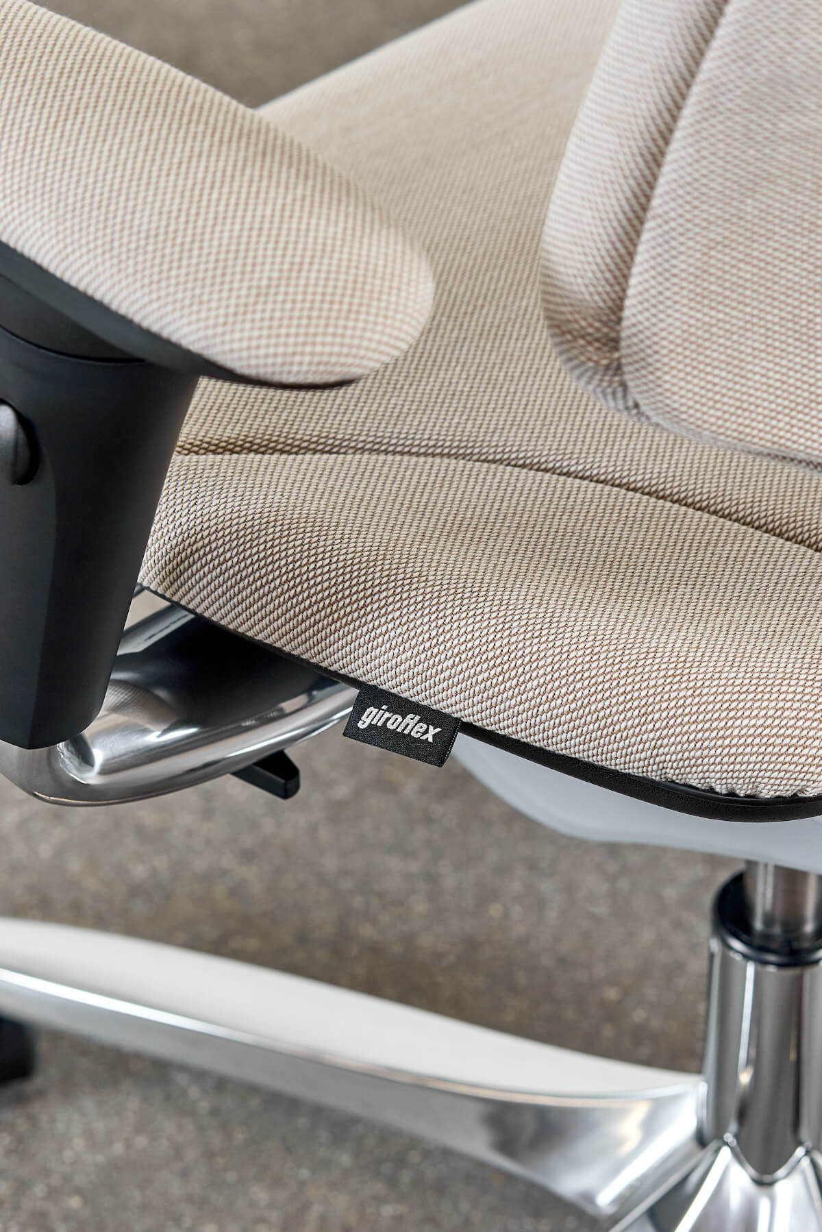 Giroflex 64-9278 Premium Bürostuhl ergonomisch, langlebige Konstruktion, modernes Erscheinungsbild für Büro oder Homeoffice