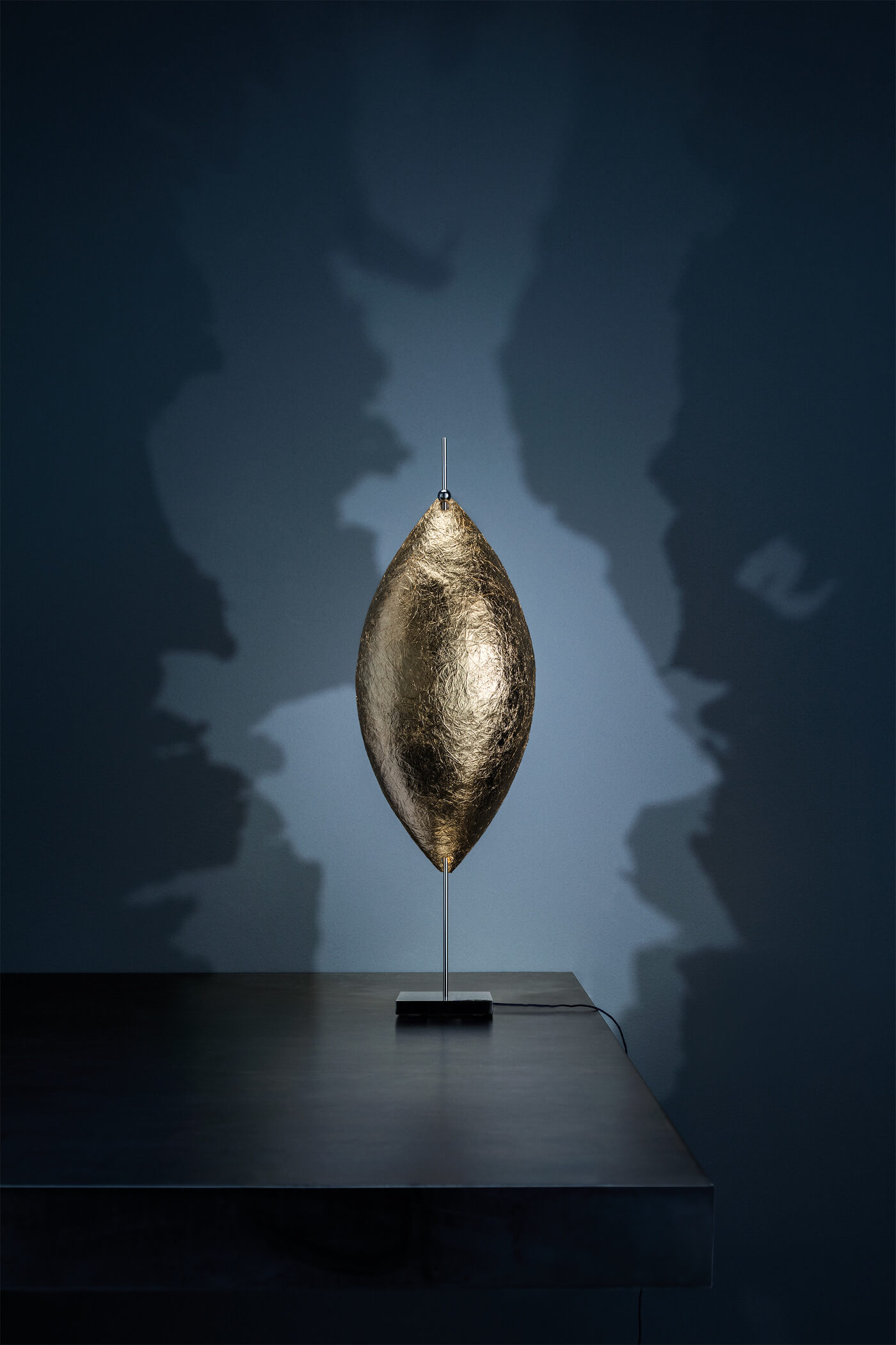 PostKrisi Malagolina Tischleuchte, gold
