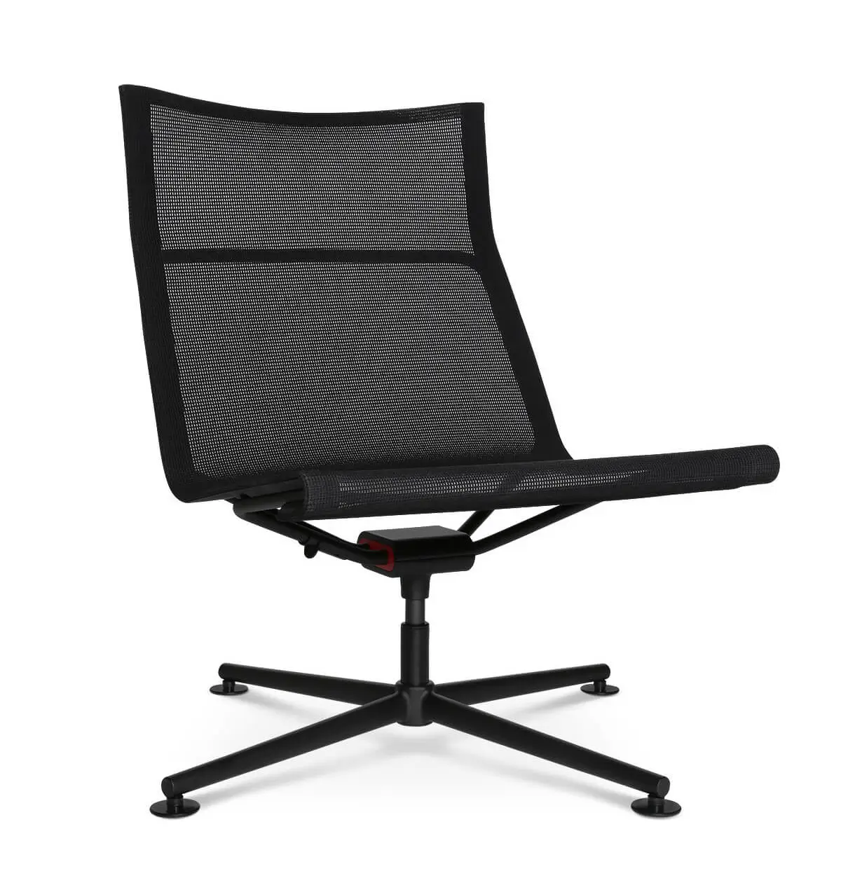 Wagner d1 Low Lounge Loungesessel in Schwarz mit filigraner Netzbespannung und Viersternfuß in perspektivischer Vorderansicht.