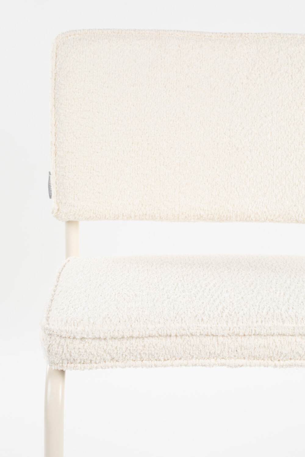 Zuiver Ridge Kink Soft Stuhl in Weiß – eleganter Designstuhl für moderne Innenräume Zuiver Ridge Kink Soft Stuhl in Weiß – moderner, komfortabler Designstuhl für stilvolle Esszimmer und Arbeitsräume